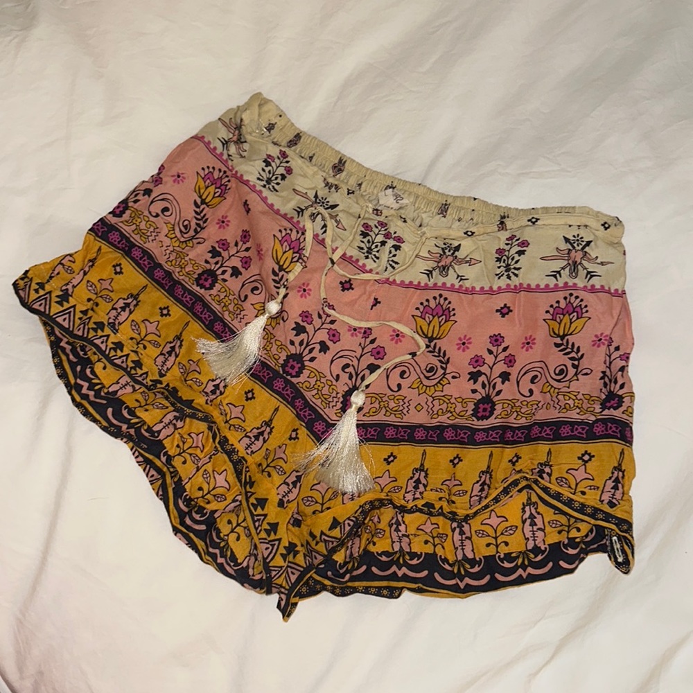 Spell and the gypsy collective shorts gypsy coachella og blogger